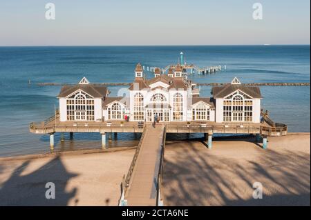 Germany, Mecklenburg-Western Pomerania, Ruegen, sea bridge at Baltic seaside resort Sellin Stock Photo