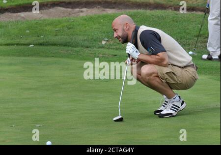 CHISWICK,LONDON,UK: JULY 16th 2010.  Former Italian footballer and manager, Gianluca Vialli, participates in the Leuka Charity Mini-Masters Golf at th Stock Photo