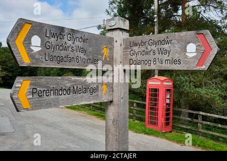 Glyndwr's Way signposts at Lake Vyrnwy, Powys, Wales Stock Photo