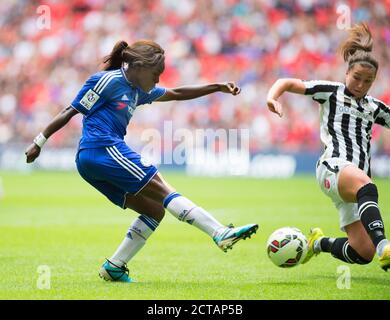 ENIOLA ALUKO FIRES IN A SHOT  Chelsea v Notts County Womens FA Cup Final - Wembley  PHOTO CREDIT : © MARK PAIN / ALAMY Stock Photo