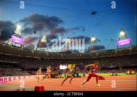 GENERAL STADIUM VIEW. LNDON 2012 OLYMPICS                PHOTO CREDIT :  © MARK PAIN / ALAMY STOCK PHOTO Stock Photo