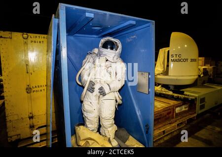 Buzz Aldrin’s spare space suit in a packing crate. London’s Science Museum houses a collection of vehicles and museum exhibits not currently on show in South Kensington or on loan elsewhere in a series of aircraft hangers at Wroughton in Wiltshire. 06 November 1992. Photo: Neil Turner Stock Photo