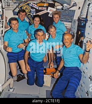 (5-14 June 1991) --- The seven crew members for STS-40 pose for an in-space portrait on the Space Shuttle Columbia's mid-deck. Left to right, in front are F. Andrew Gaffney, Sidney M. Gutierrez, Rhea Seddon and James P. Bagian; in back, Bryan D. O'Connor, Tamara E. Jernigan and Millie Hughes-Fulford. Stock Photo