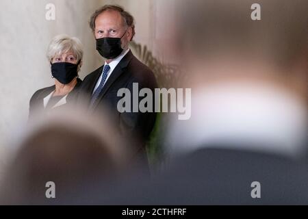 Washington, United States. 23rd Sep, 2020. Justice Samuel Alito and his wife Martha-Ann stand during a private ceremony for Justice Ruth Bader Ginsburg at the Supreme Court in Washington, DC on Wednesday, September 23, 2020. Ginsburg, 87, died of cancer on Sept. 18. Pool Photo by Andrew Harnik/UPI Credit: UPI/Alamy Live News Stock Photo