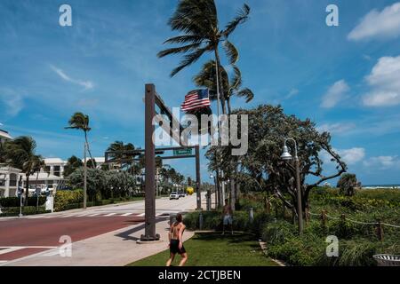 Delray Beach, Florida. Beach goers enjoying a day in the sun in this tropical Paradise Stock Photo