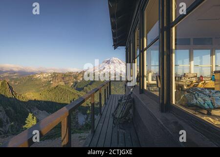 Mt. Rainier from the fire lookout on the top of Tolmie Peak, USA Stock Photo