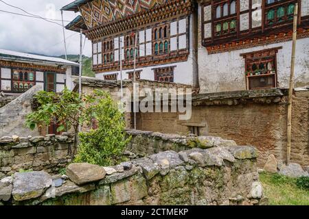 Traditional Bhutanese farmhouse in Punakha, Bhutan Stock Photo