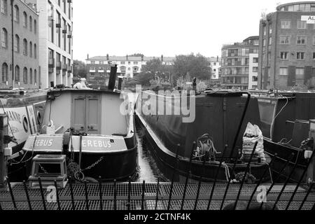 Canal boats moored at Battlebridge Basin on Regent's Canal near Kings Cross London Stock Photo