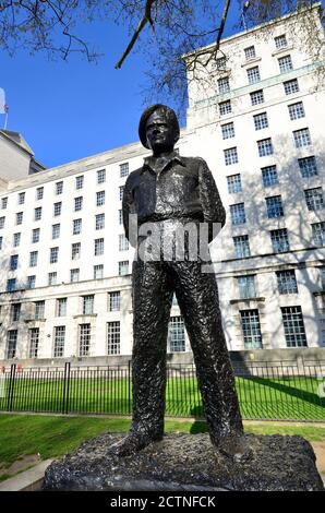London, England, UK. Statue (1980; Oscar Nemon) of Viscount Bernard Montgomery of Alemein ('Monty', 1887-1976) in Whitehall Stock Photo