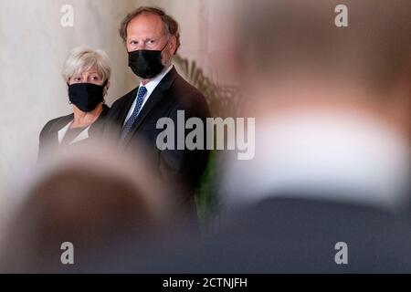 Washington, USA. 23rd Sep, 2020. Justice Samuel Alito and his wife Martha-Ann stand during a private ceremony for Justice Ruth Bader Ginsburg at the Supreme Court in Washington, Wednesday, Sept. 23, 2020. Ginsburg, 87, died of cancer on Sept. 18. (Photo by Andrew Harnik/Pool/Sipa USA) Credit: Sipa USA/Alamy Live News Stock Photo