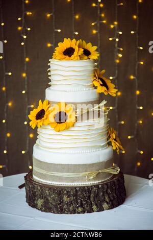 Sweet and Romantic Sunflower Cake Design for Wedding Celebration Stock Photo