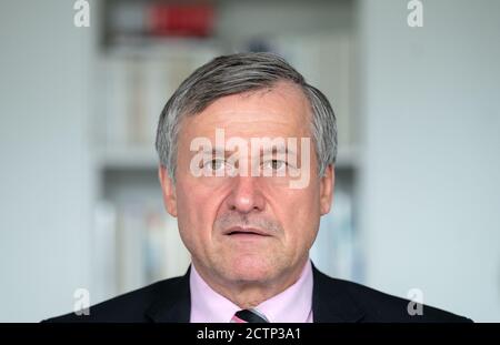 Stuttgart, Germany. 24th Sep, 2020. Hans-Ulrich Rülke, Chairman of the FDP parliamentary group in the state parliament of Baden-Württemberg, is taking part in a discussion with the Deutsche Presse-Agentur (dpa) Credit: Marijan Murat/dpa/Alamy Live News Stock Photo