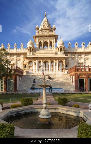 Jodhpur, Rajasthan, India- Feb 11,2020. Tourist Walking On The Steps Of Jaswant Thada Monument, A Vertical View From A Water Fountain Stock Photo