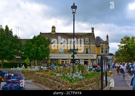 A pretty corner of the charming village of Bourton-on-the-Water in the heart of the Cotswolds.A popular tourist destination all year round. Stock Photo