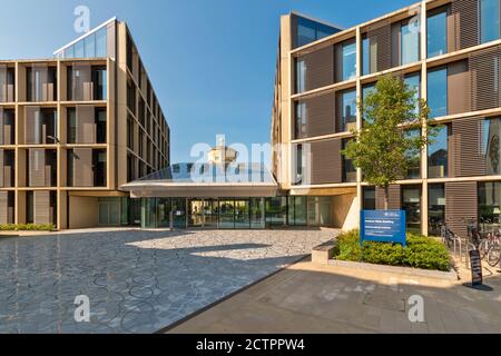 OXFORD CITY ENGLAND WOODSTOCK ROAD THE RADCLIFFE OBSERVATORY QUARTER ANDREW WILES BUILDING MATHEMATICAL INSTITUTE Stock Photo