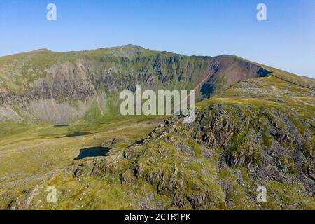 Aerial view of Mount Snowdon and Bwlch Main along the Rydd Ddu hiking route (Snowdonia, Wales, UK) Stock Photo