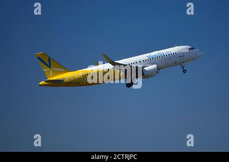 Vanilla Air, Airbus, A320, JA04VA, Take Off,, Narita Airport, Chiba, Japan