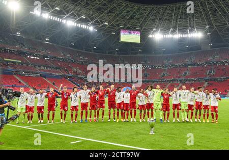 Budapest, Hungary, 24th September 2020.  FCB team celebration with trophy in the Final UEFA Supercup match FC BAYERN MUENCHEN - FC SEVILLA  2-1 in Season 2019/2020, FCB, Munich, © Peter Schatz / Alamy Live News    - UEFA REGULATIONS PROHIBIT ANY USE OF PHOTOGRAPHS as IMAGE SEQUENCES and/or QUASI-VIDEO -  National and international News-Agencies OUT Editorial Use ONLY Stock Photo