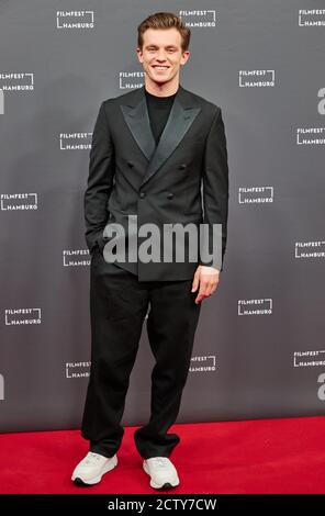Hamburg, Germany. 25th Sep, 2020. Jannis Niewöhner, actor, comes to the premiere of his film 'Cortex' at Filmfest Hamburg. Credit: Georg Wendt/dpa/Alamy Live News Stock Photo