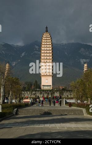 Tourists at the Three Pagodas, Old Town, Dali, Yunnan Province, China Stock Photo