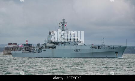The Royal Navy hydrographic survey ship HMS Echo (H87) passing Spitbank Fort in The Solent on arrival at Portsmouth, UK on the 23rd September 2020. Stock Photo