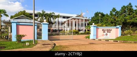 Kota Pamol, Sabah, Malaysia: Entrance gate of SK Pamol, the primary school on the compound of PAMOL Estate Stock Photo