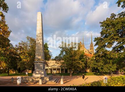 Brno (Brünn): Denis Gardens (Denisovy sady), colonnade, 1818 obelisk to commemorate the end of the Napoleonic Wars, Cathedral of St. Peter and Paul in Stock Photo