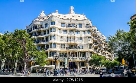 Casa Mila, popularly known as La Pedrera or 'The stone quarry'. Barcelona, Spain Stock Photo