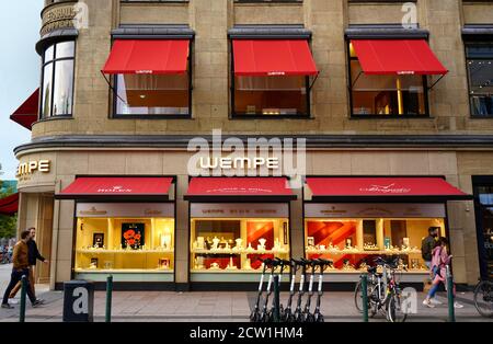 The traditional German jewelry store „Wempe“ (founded 1878) and the 