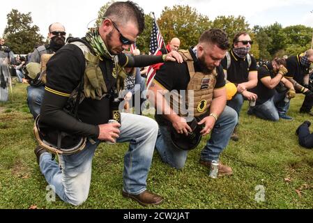 Portland, OREGON, USA. 26th Sep, 2020. The Proud Boys hold a rally in Portland, Oregon, U.S. September 26, 2020. Governor Kate Brown declared a state of emergency prior to Saturdays rally as fears of political violence between Proud Boys and Black Lives Matter protesters grew. Credit: Stephanie Keith/ZUMA Wire/Alamy Live News Stock Photo