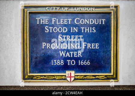 Historic Sign for the Fleet Conduit on Fleet Street Central London, providing free water between 1388 - 1666. City of London historic plaque. Stock Photo