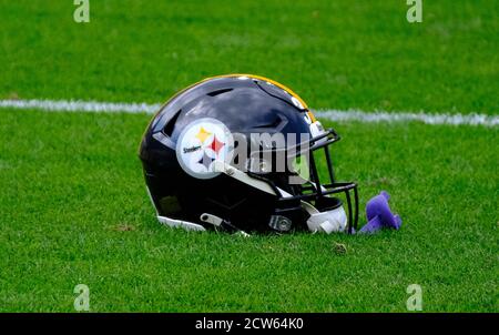 Pittsburgh, PA, USA. 27th Sep, 2020. Steelers helmet during the Pittsburgh Steelers vs Houston Texans at Heinz Field in Pittsburgh, PA. Jason Pohuski/CSM/Alamy Live News Stock Photo
