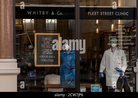 London, UK.  28 September 2020.  The exterior of a private Covid-19 test centre on Fleet Street, with a sign in the window advertising same day results.  It is reported that some Covid-19 test results are taking too long to be processed at community test centres.  Credit: Stephen Chung / Alamy Live News Stock Photo