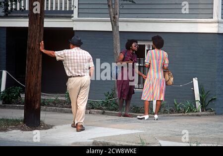 STREET LIFE, DOWNTOWN SAVANNAH, GEORGIA, USA, 1980s Stock Photo