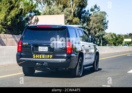 September 23, 2020 Walnut Creek / CA / USA - Contra Costa County Sheriff vehicle driving on the freeway in East San Francisco Bay Area Stock Photo