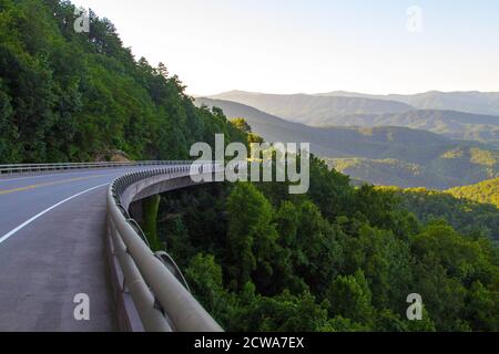 Driving The Foothills Parkway. Winding mountain road along the Great Smoky Mountains Foothills Parkway in Wears Valley, Tennessee, USA. Stock Photo