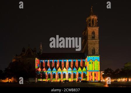 Magdeburg, Germany. 22nd Sep, 2020. The illuminated cathedral during the rehearsal for the festival 'Magdeburg in Light'. The festival will take place from 27 September to 4 October 2020 as part of the Domfestspiele. The occasion is the cathedral anniversary. Exactly 500 years ago the construction of the cathedral was finished. From Sunday onwards, this will be remembered with readings, concerts and light installations. Credit: Stephan Schulz/dpa-Zentralbild/ZB/dpa/Alamy Live News Stock Photo