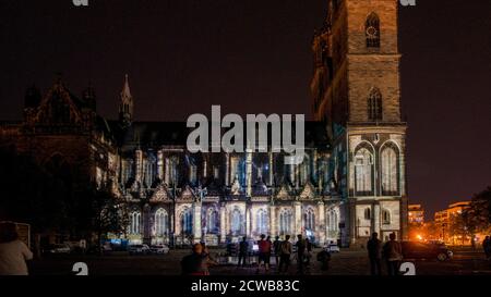 Magdeburg, Germany. 22nd Sep, 2020. The illuminated cathedral during the dress rehearsal for the festival 'Magdeburg in Light'. The festival will take place from 27 September to 4 October 2020 as part of the Domfestspiele. The occasion is the cathedral anniversary. Exactly 500 years ago the construction of the cathedral was finished. From Sunday onwards, this will be remembered with readings, concerts and light installations. Credit: Stephan Schulz/dpa-Zentralbild/ZB/dpa/Alamy Live News Stock Photo