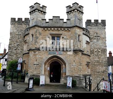 Buckingham Old Gaol, a historic building in Buckingham, England. now a museum, shop and tourist information centre, the original prison building was erected in 1748. It was built in the Gothic style. One of the prisoners jailed here was the prize fighter Simon Byrne. Stock Photo