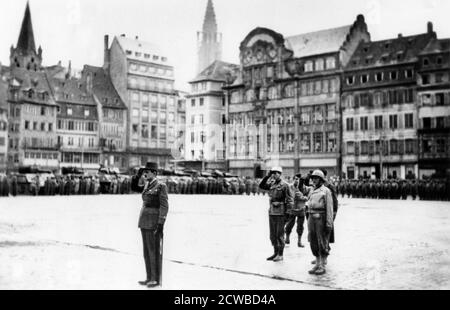 STRASBOURG, FRANCE - SEP 21, 2014: White Mercedes-Benz E Class taxi parked  on a rainy day in center of Strasbourg, place Kleber next to cafe Stock  Photo - Alamy