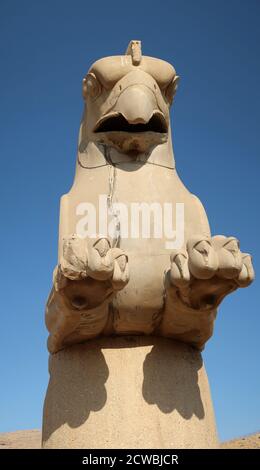 Photograph of a Griffin-like column capital statuary, Persepolis, Iran Stock Photo