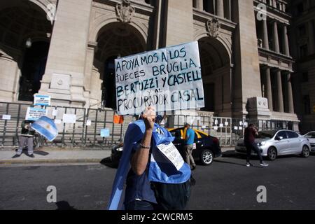 Buenos Aires, Buenos Aires, Argentina. 29th Sep, 2020. Republican team demonstrated against the transfer of judges Pablo Bertuzzi, Leopoldo Bruglia and Judge GermÃÂn Castelli, who were removed from their positions after a vote in the Senate. Credit: Carol Smiljan/ZUMA Wire/Alamy Live News Stock Photo