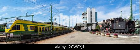 Multiple unit trainset hi-res stock photography and images - Alamy