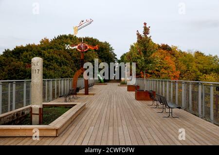 Sept 29 2020, St Thomas Ontario Canada - Canada's first elevated park located on the west side St Thomas in Ontario Canada. Wooded floor at Elevated P Stock Photo