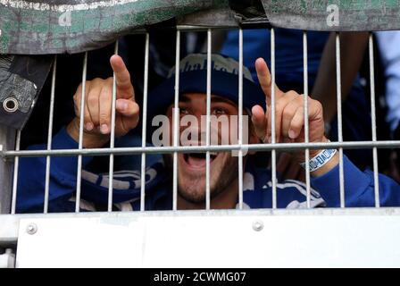 Ingolstadt, Deutschland. 20th May, 2017. firo: 20.05.2017 Football, season 2016/2017 1st Bundesliga: FC Ingolstadt - FC Schalke 04, 1: 1, Sead KOLASINAC, FC Schalke 04, as a fan in the block, fan clothing, gesture, facial expressions, laughs, joy, | usage worldwide Credit: dpa/Alamy Live News Stock Photo