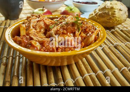 Pollo en Salsa Picante (Chicken in Spicy Sauce)