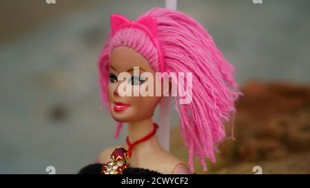 Barbie yarn online hair