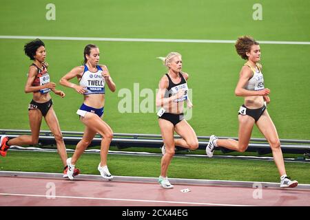 Alina Reh (GER), Camille Buscomb (NZ). Stephanie Twell (GBR), Hitomi Niiya (JPN). 10,000 metres final. IAAF World Athletics Championships, Doha 2019 Stock Photo