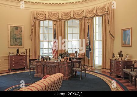 Oval Office, William J. Clinton Presidential Center & Park, Library Interior, Little Rock, Arkansas, USA Stock Photo