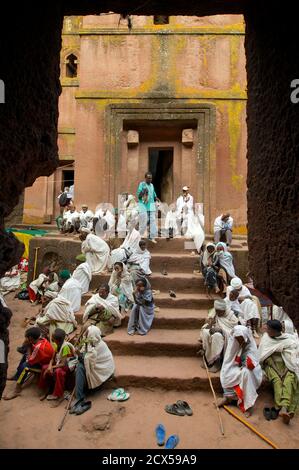 Orthodox Christian pilgrims at the rock hewn churches of Laibela for Easter Sunday weekend. Ethiopia Stock Photo